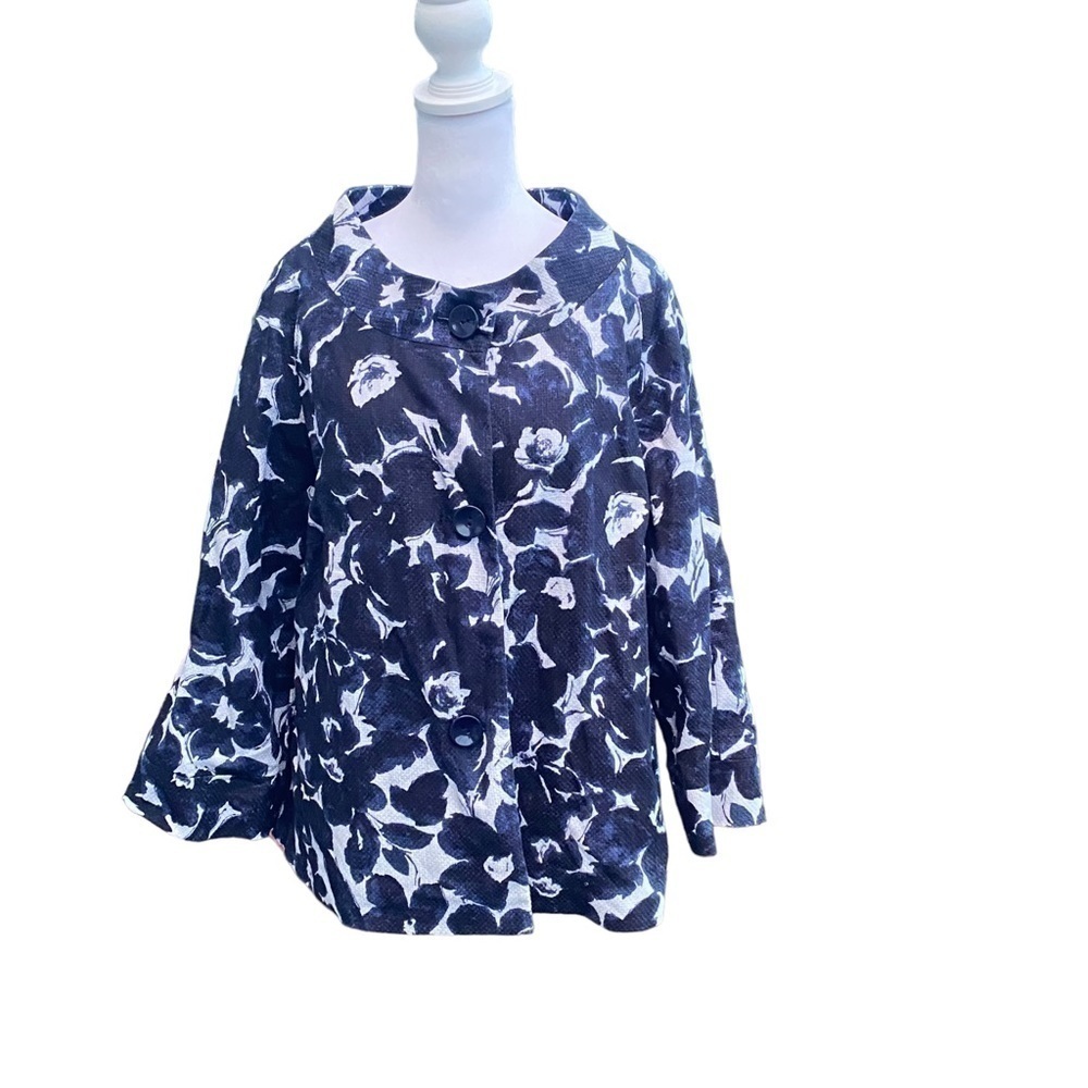 Jones New York signature woman‎ cardigan size 14W.